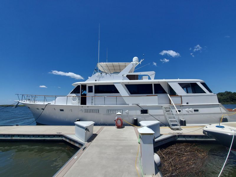 1976 Hatteras 70 Motor Yacht