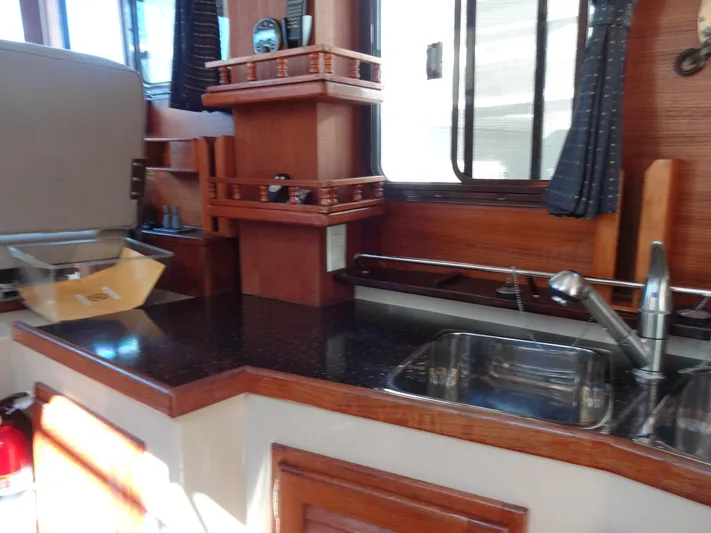 Sanity Yacht Photos Pics 