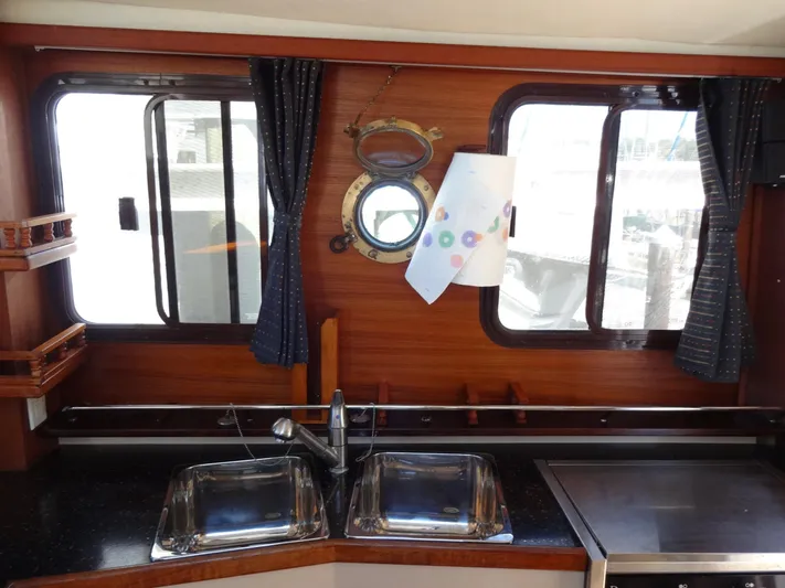 Sanity Yacht Photos Pics 