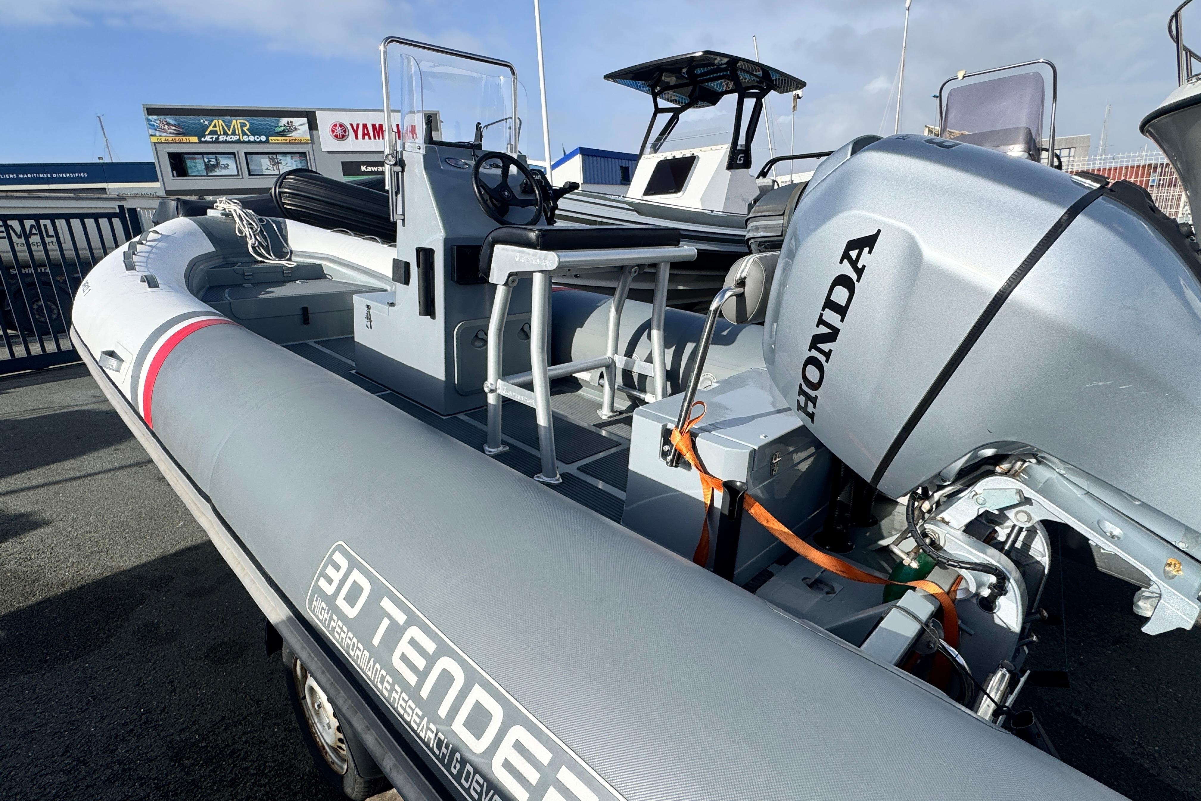 2018 3D Tender STEALTH 550