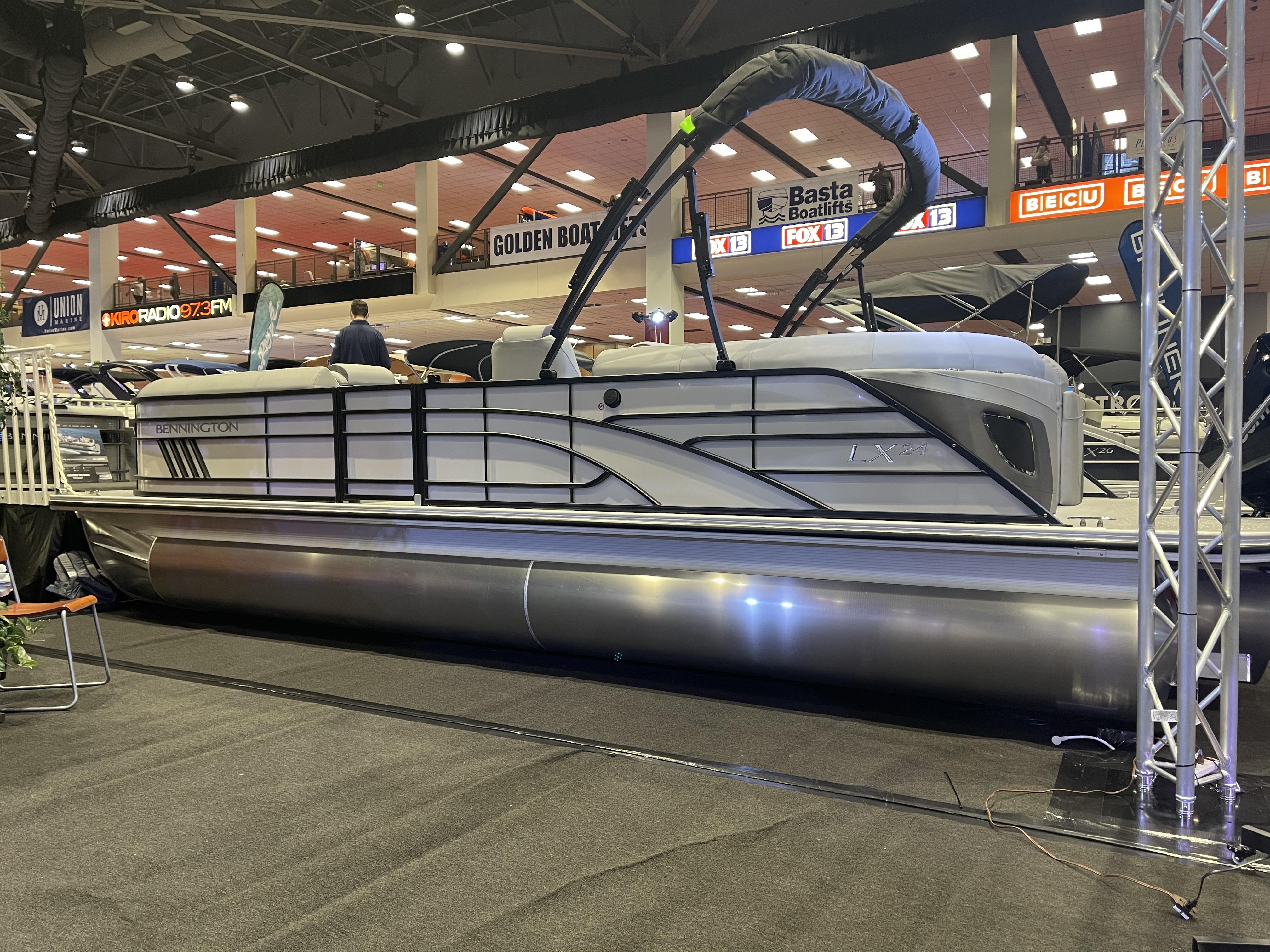 2022 Bennington LX Fastback Pontoboot Kaufen YachtWorld