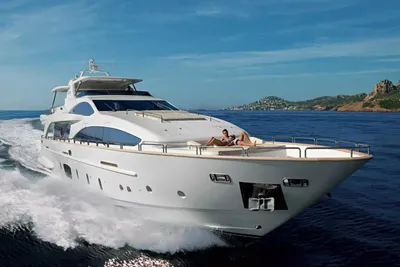 Azimut Azimut 105