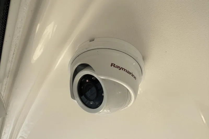  Yacht Photos Pics Raymarine security camera installed on a 2015 Meridian 441 Sedan yacht.