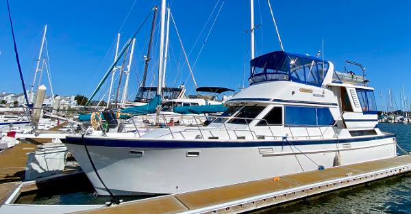1987 Hershine Cockpit Motoryacht
