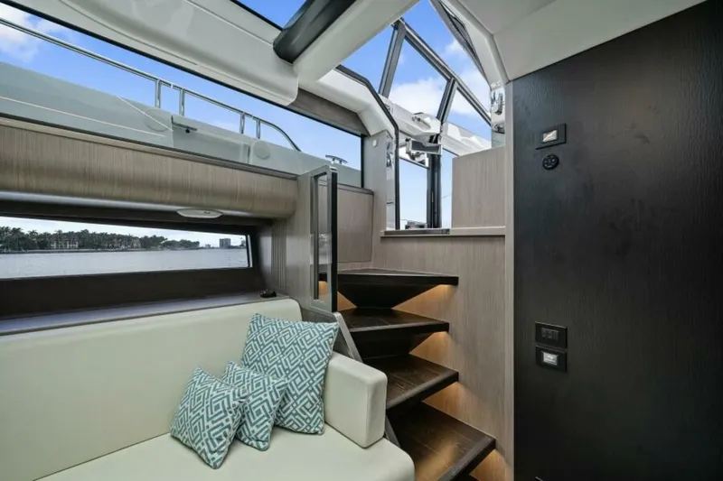  Yacht Photos Pics 2024 Sunseeker Superhawk 55 - Image 39