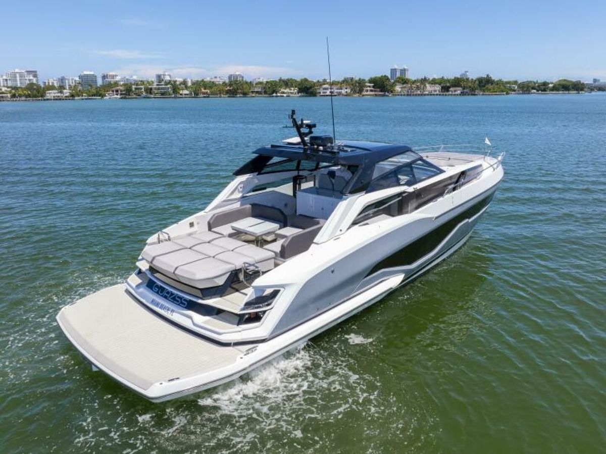 2024 Sunseeker 55 