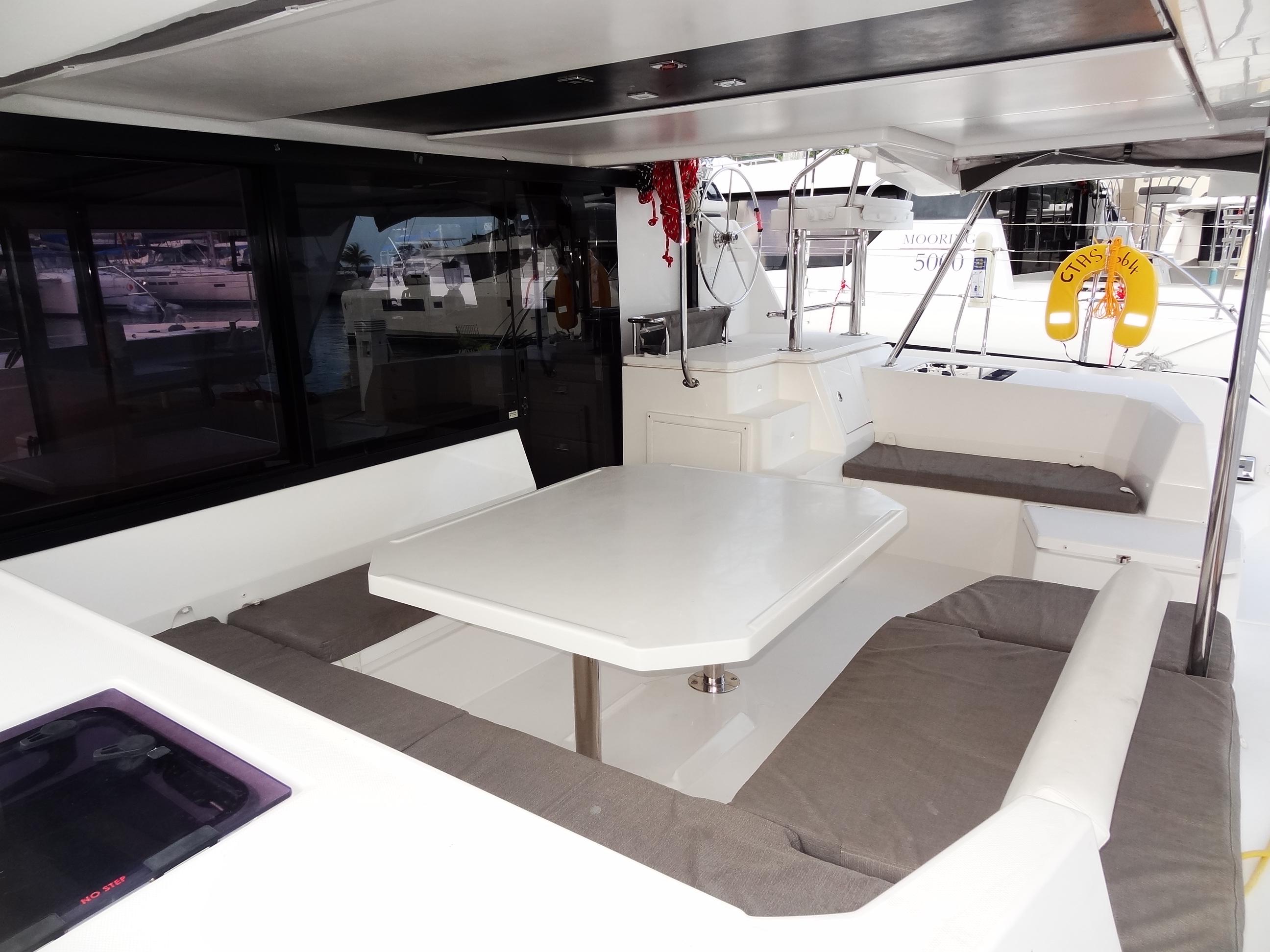 buy leopard 45 catamaran