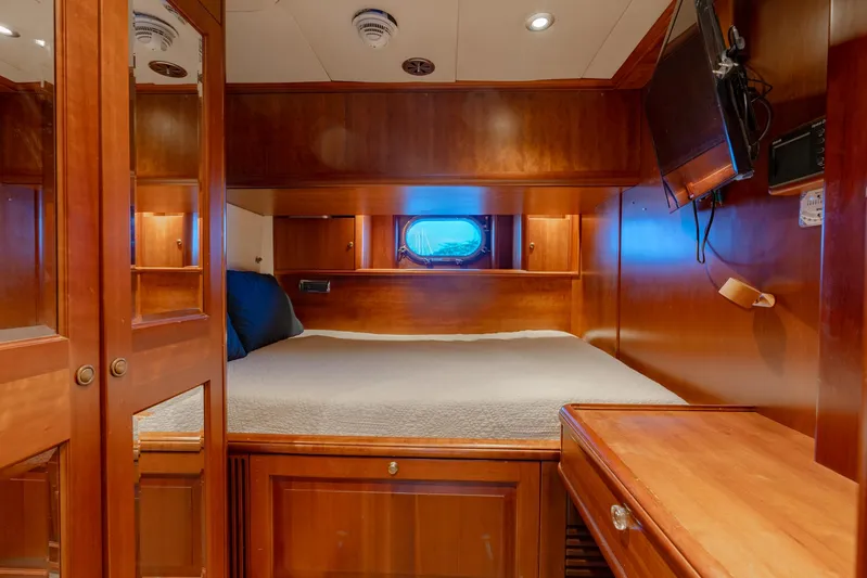 Driven Yacht Photos Pics Conrad 88 Driven - Crew Cabin