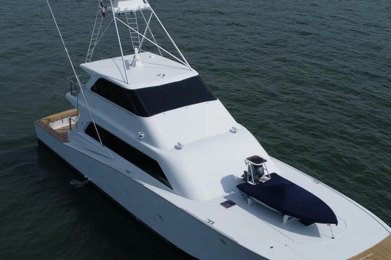 Aussie Rules Yacht Photos Pics Luxury Oceanfast 87 Enclosed Bridge yacht from 1996 on open water.