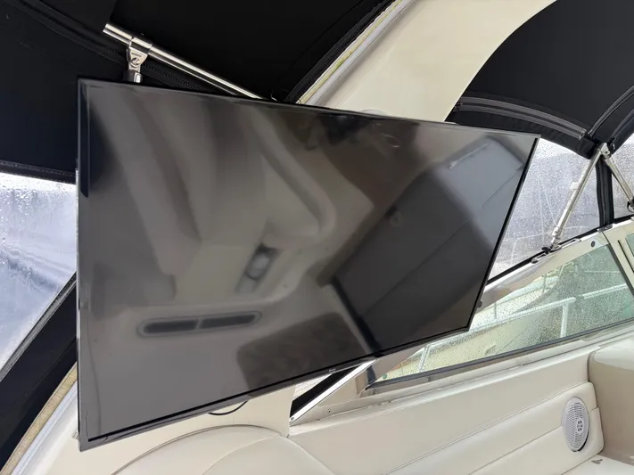  Yacht Photos Pics Flat-screen TV mounted inside 2003 Sea Ray 380 Sundancer boat cabin.