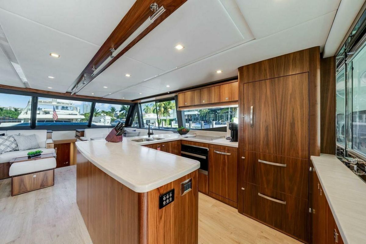 2023 Riviera 64 