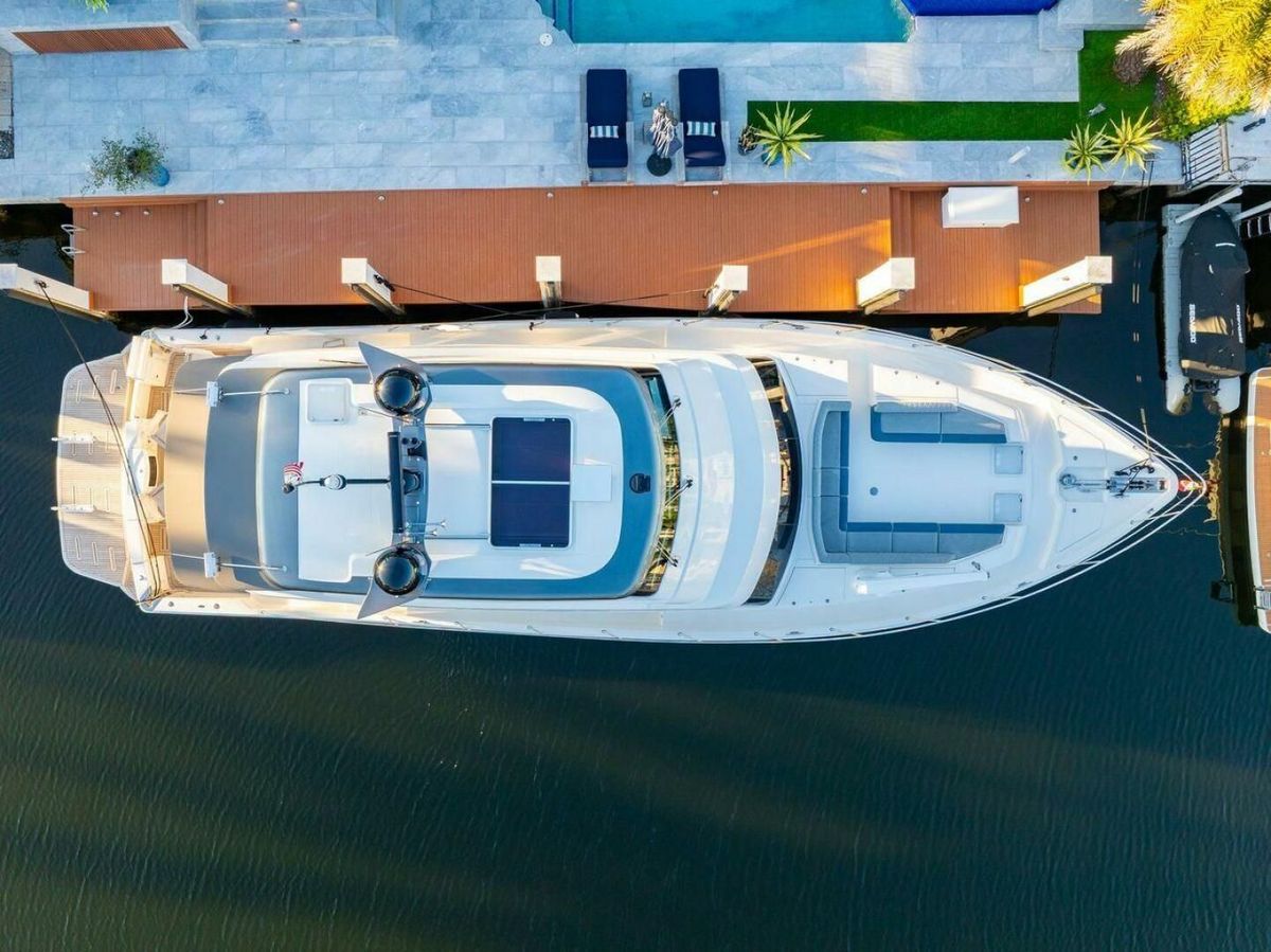 2023 Riviera 64 