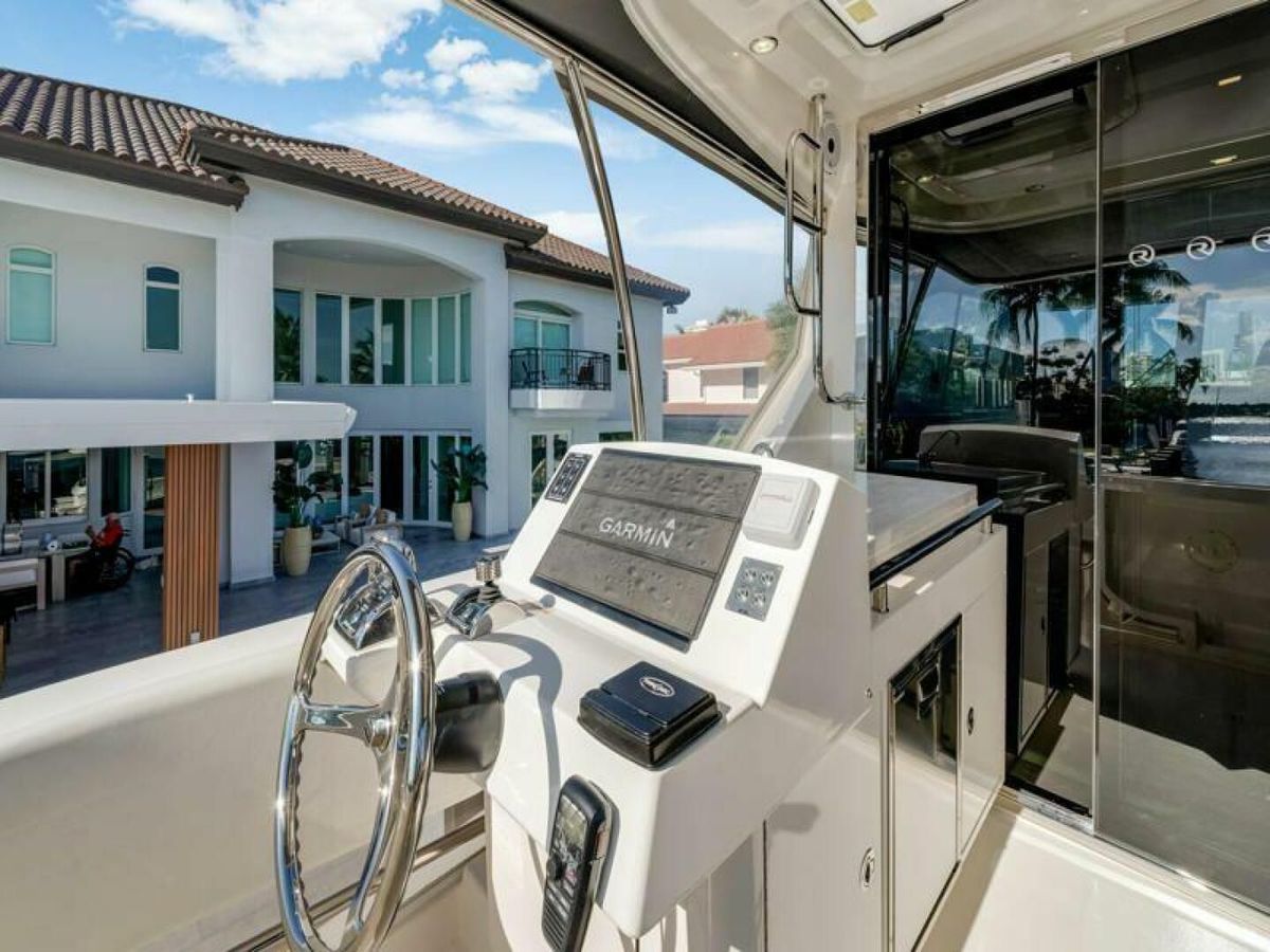 2023 Riviera 64 