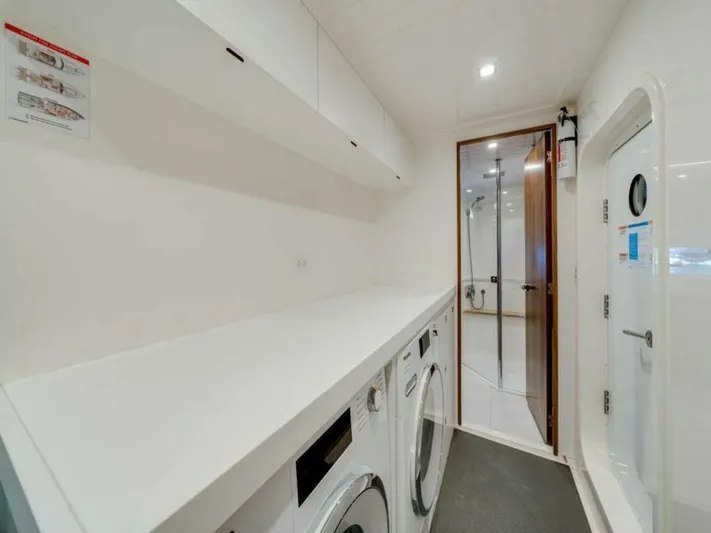  Yacht Photos Pics 2023 Riviera 64 Sports Motor Yacht - Image 53