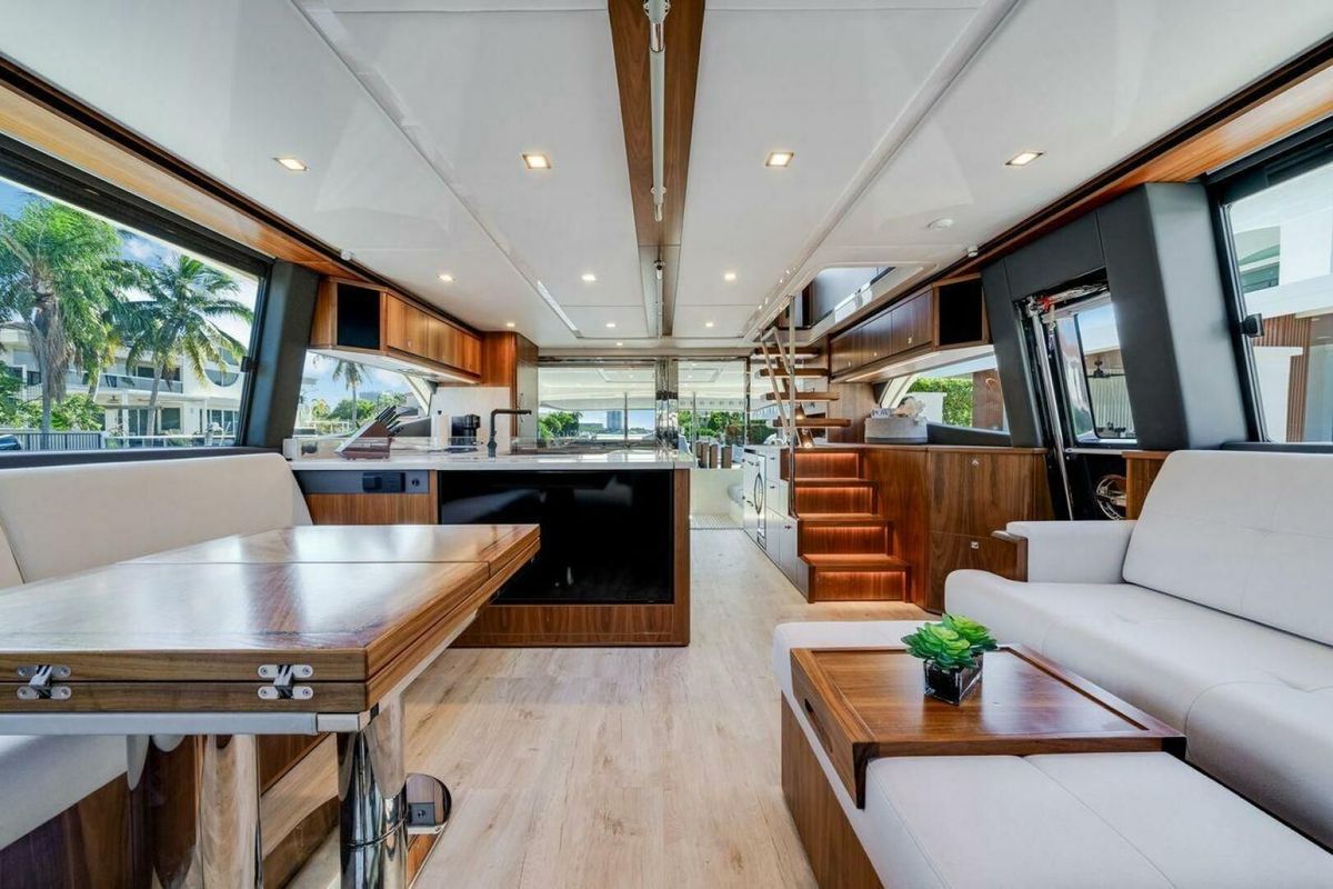 2023 Riviera 64 