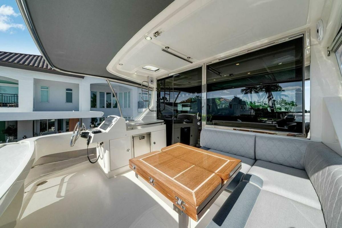 2023 Riviera 64 