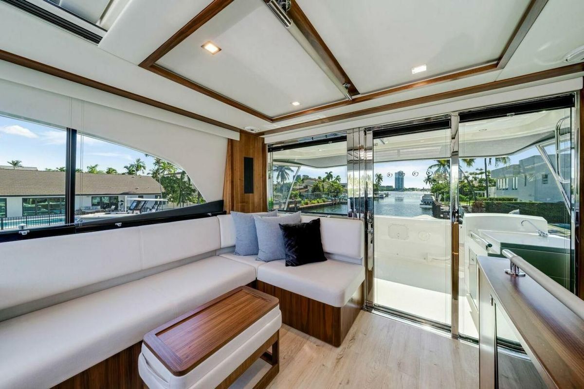 2023 Riviera 64 
