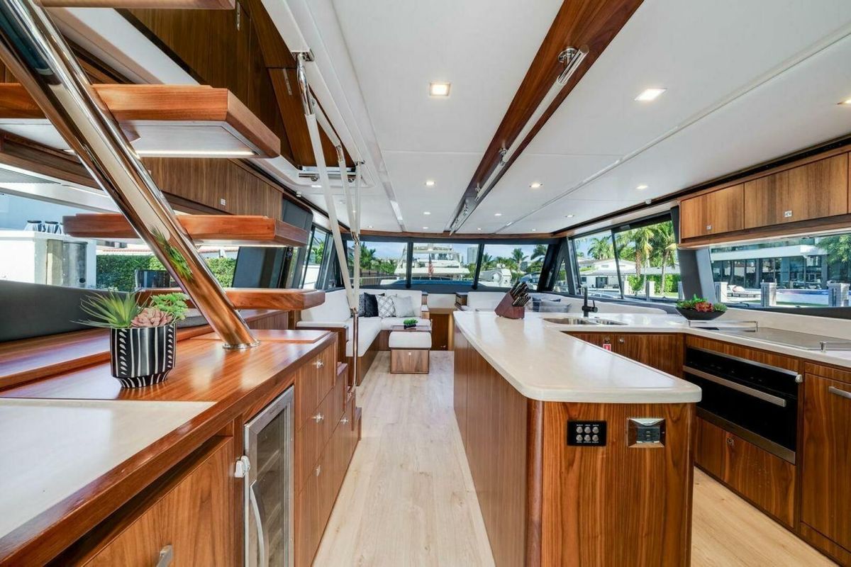 2023 Riviera 64 