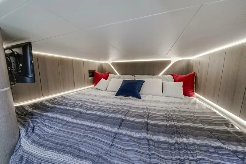  Yacht Photos Pics 2023 Galeon 375 Gto - Image 40