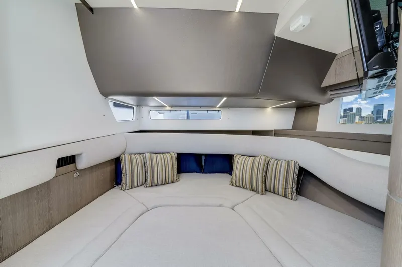  Yacht Photos Pics 2023 Galeon 375 Gto - Image 37