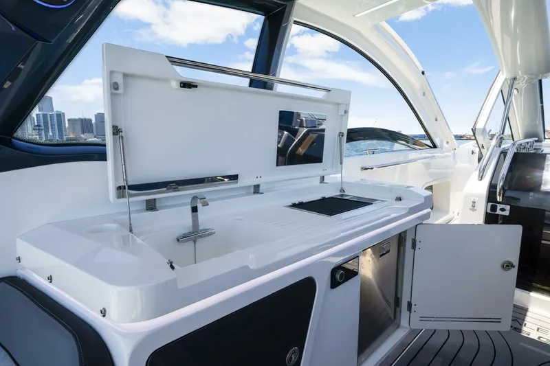 Yacht Photos Pics 2023 Galeon 375 Gto - Image 27
