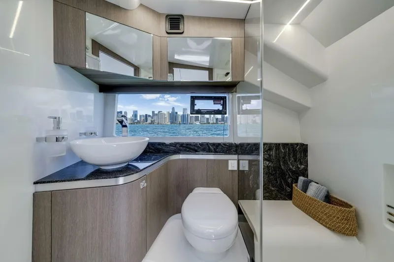  Yacht Photos Pics 2023 Galeon 375 Gto - Image 41