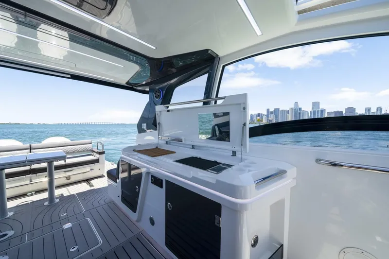 Yacht Photos Pics 2023 Galeon 375 Gto - Image 26