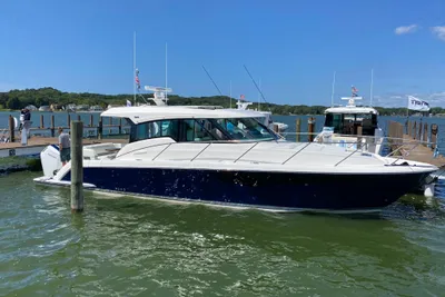 Tiara Yachts 43 LE