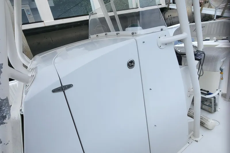 Karan Light Yacht Photos Pics Jupiter 31 Center Console boat, 2004 model, close-up of helm area.