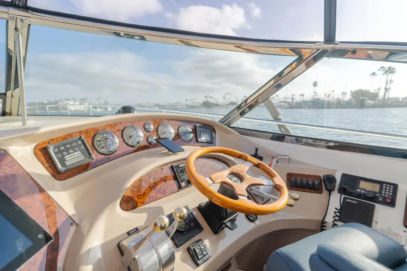 Tide Up & Twisted Yacht Photos Pics 