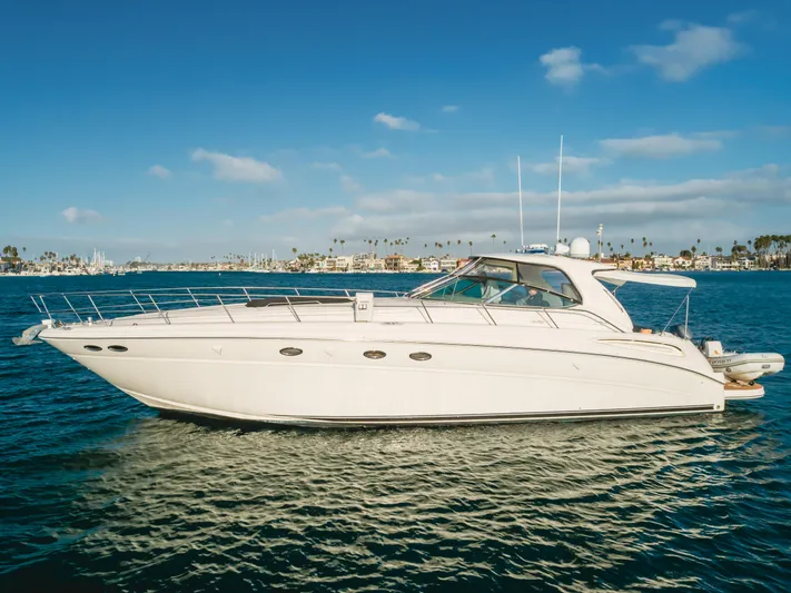 Tide Up & Twisted Yacht Photos Pics 