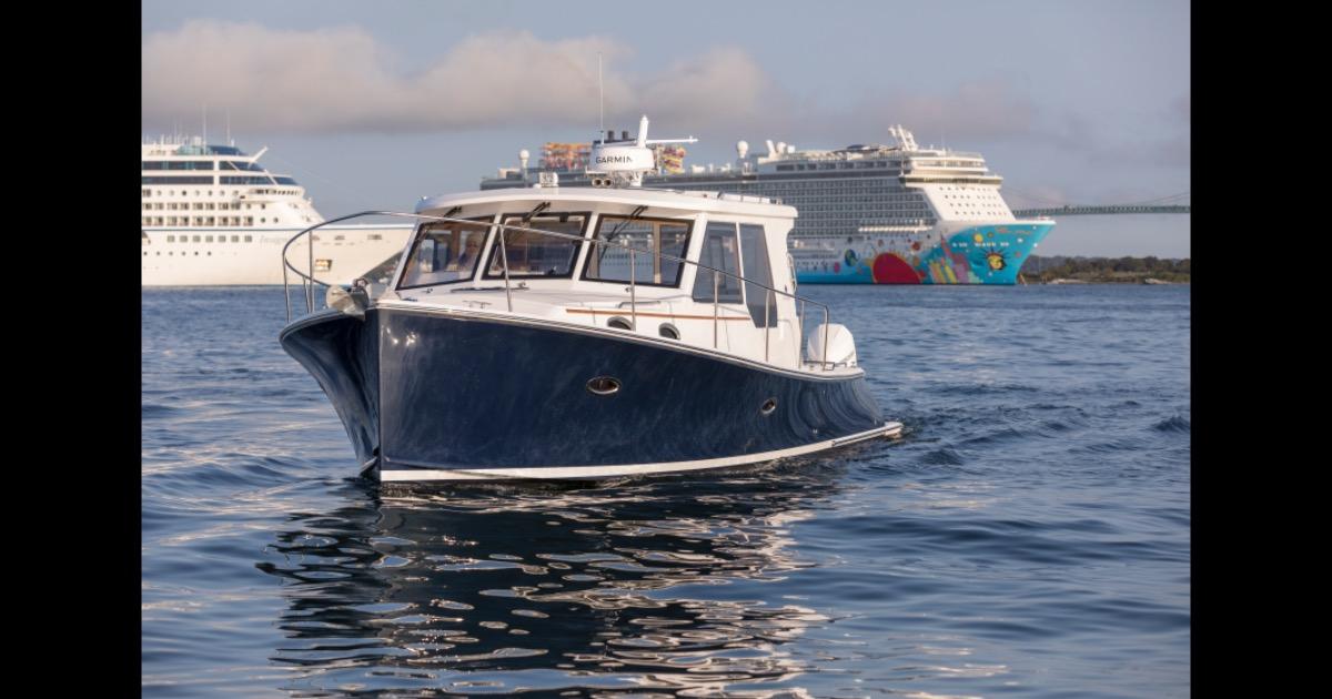 True North 39 Outboard Express