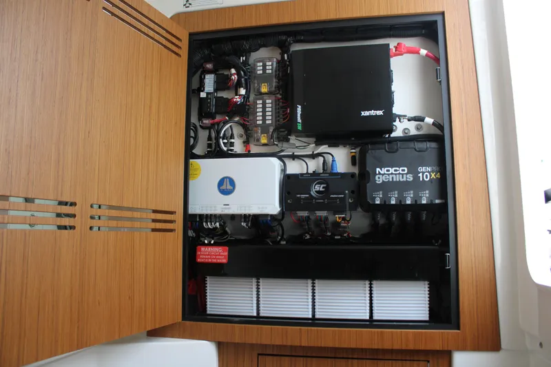 Solace 32 Cs Yacht Photos Pics 