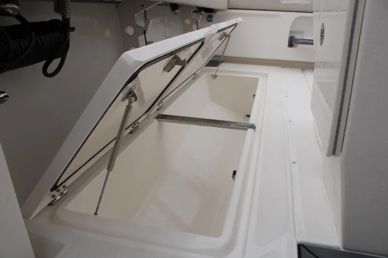 Solace 32 Cs Yacht Photos Pics 
