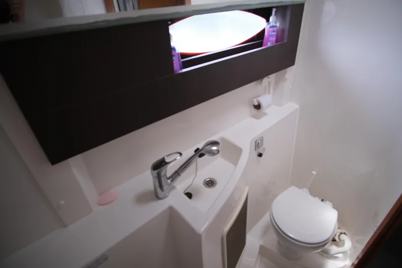 Northern Lynx Yacht Photos Pics Bathroom interior of 2011 Fountaine Pajot Salina 48 Evolution Maestro yacht.