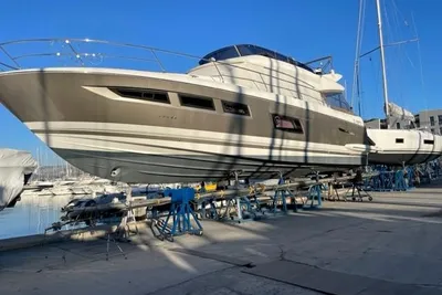 2018 Prestige 560