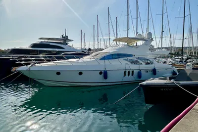 Azimut 62
