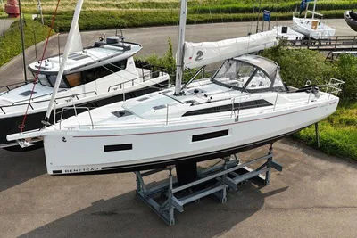 Beneteau Oceanis 37.1