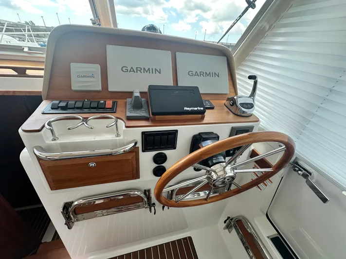 Katahdin Yacht Photos Pics 