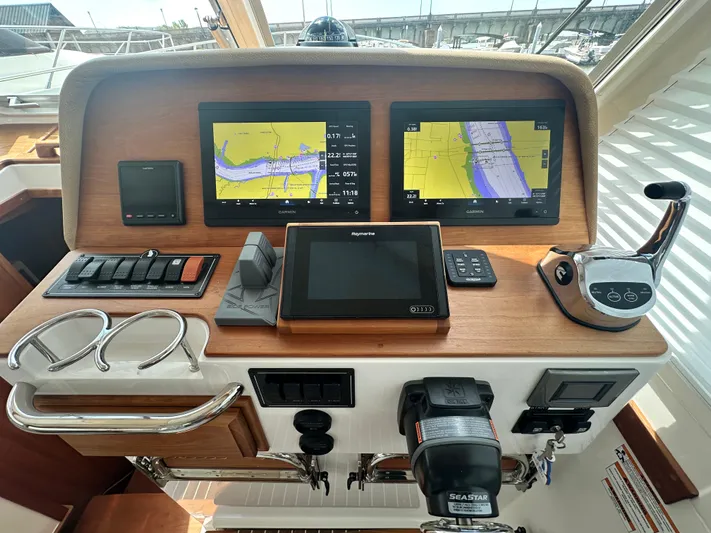 Katahdin Yacht Photos Pics 