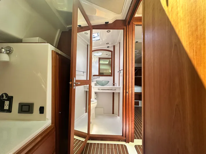 Katahdin Yacht Photos Pics 