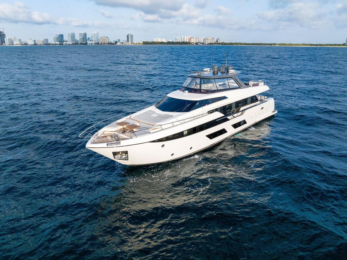 2020 Ferretti Yachts 92 