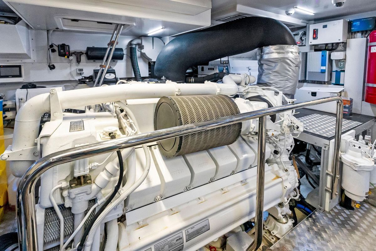 2020 Ferretti Yachts 92 