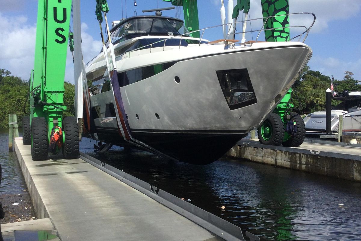 2020 Ferretti Yachts 92 