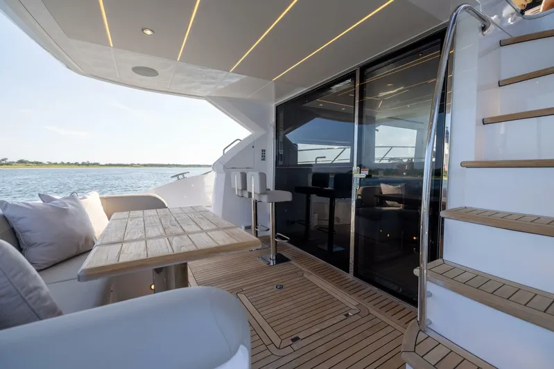  Yacht Photos Pics 2024 Sunseeker Manhattan 55 - Image 15