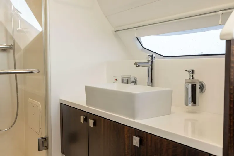  Yacht Photos Pics 2024 Sunseeker Manhattan 55 - Image 93