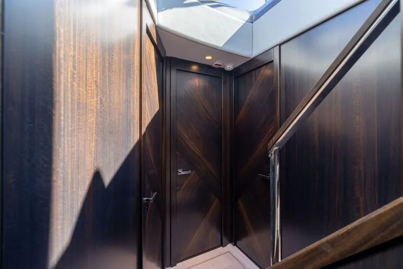  Yacht Photos Pics 2024 Sunseeker Manhattan 55 - Image 53