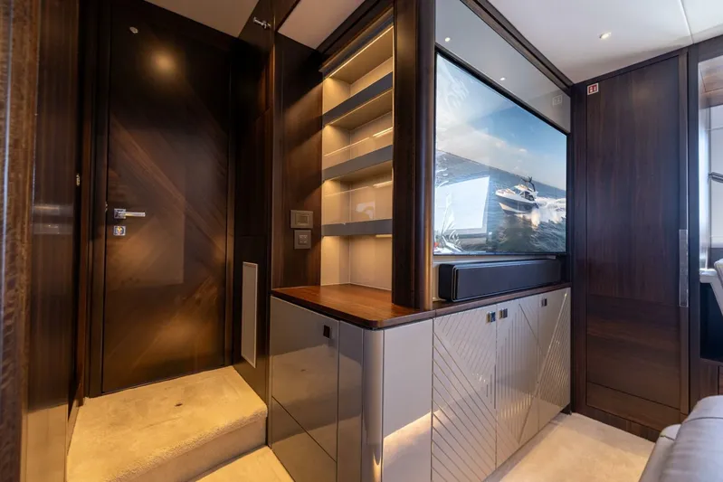  Yacht Photos Pics 2024 Sunseeker Manhattan 55 - Image 52