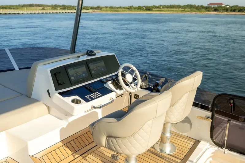  Yacht Photos Pics 2024 Sunseeker Manhattan 55 - Image 71