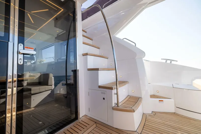  Yacht Photos Pics 2024 Sunseeker Manhattan 55 - Image 58